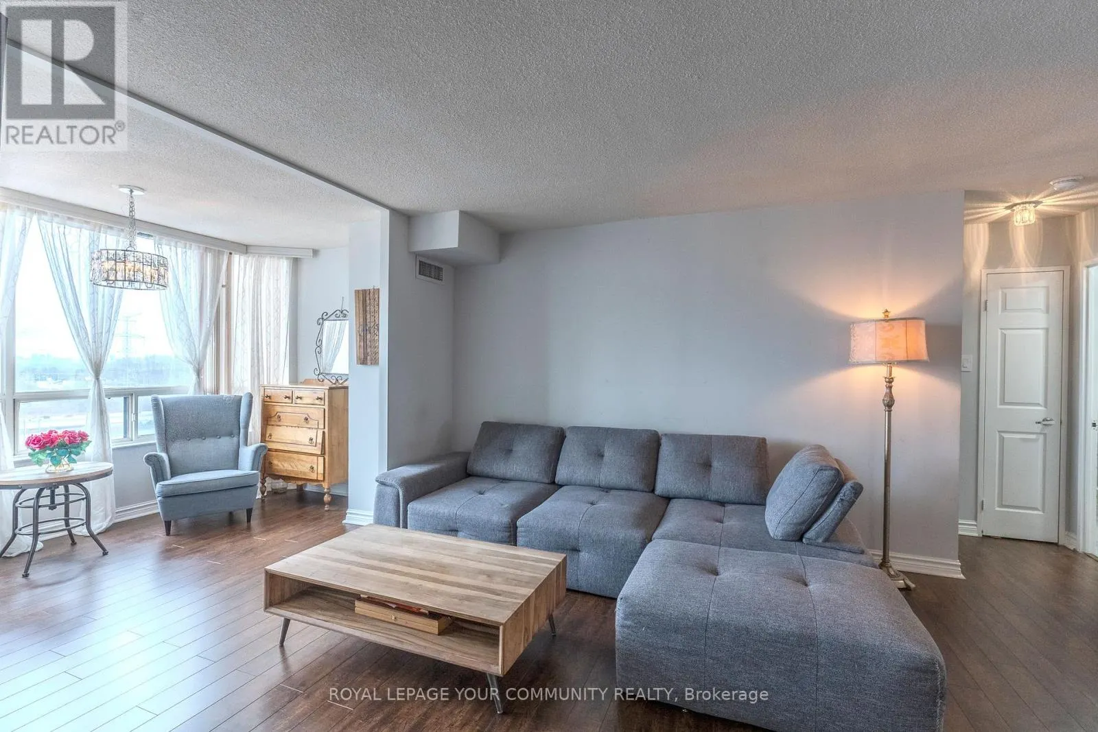 1002 - 8501 BAYVIEW AVENUE