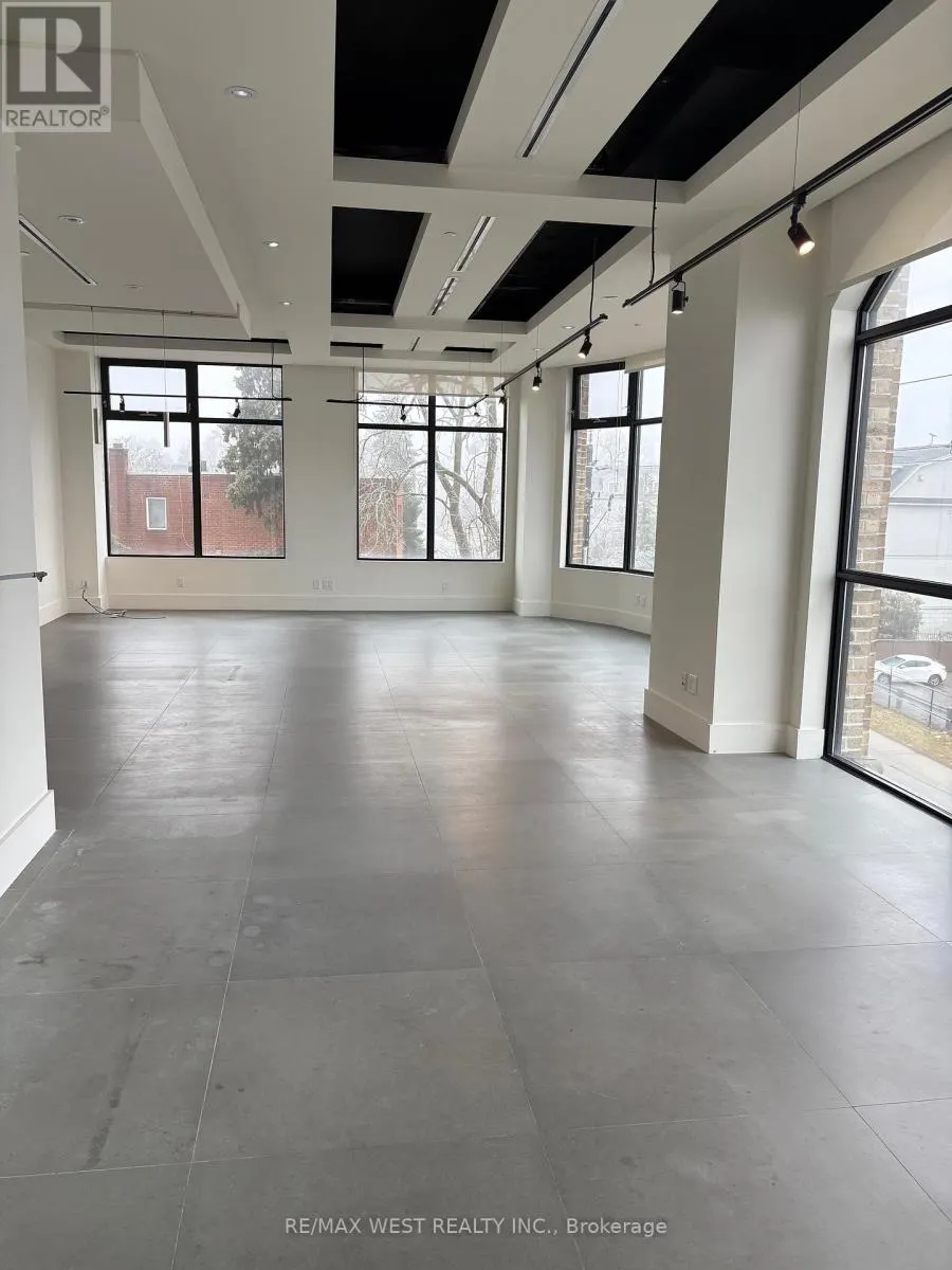 307-308 - 10376 YONGE STREET