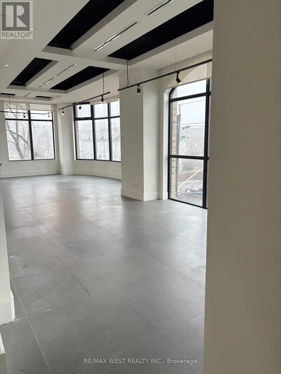307-308 - 10376 YONGE STREET