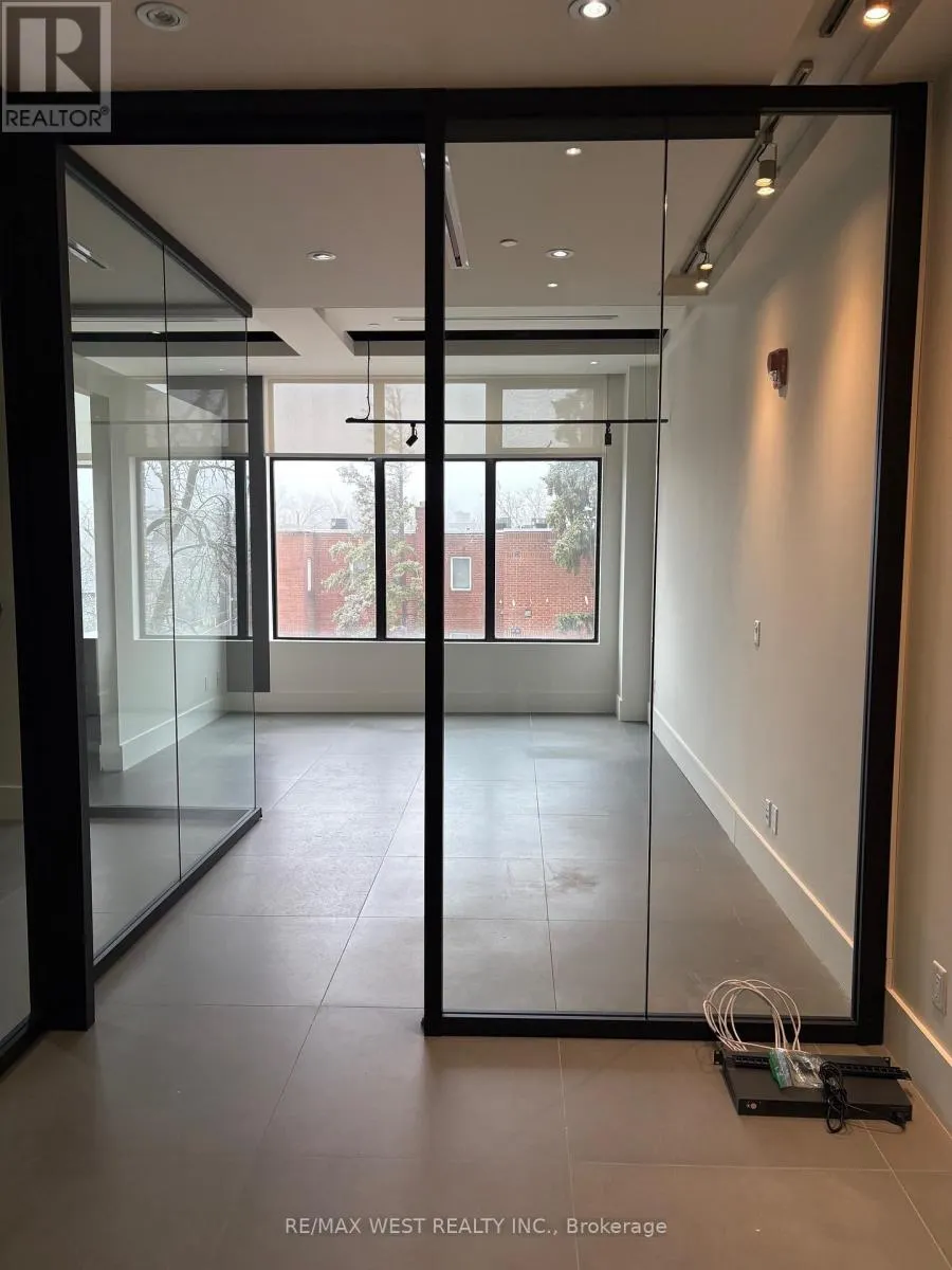 307-308 - 10376 YONGE STREET