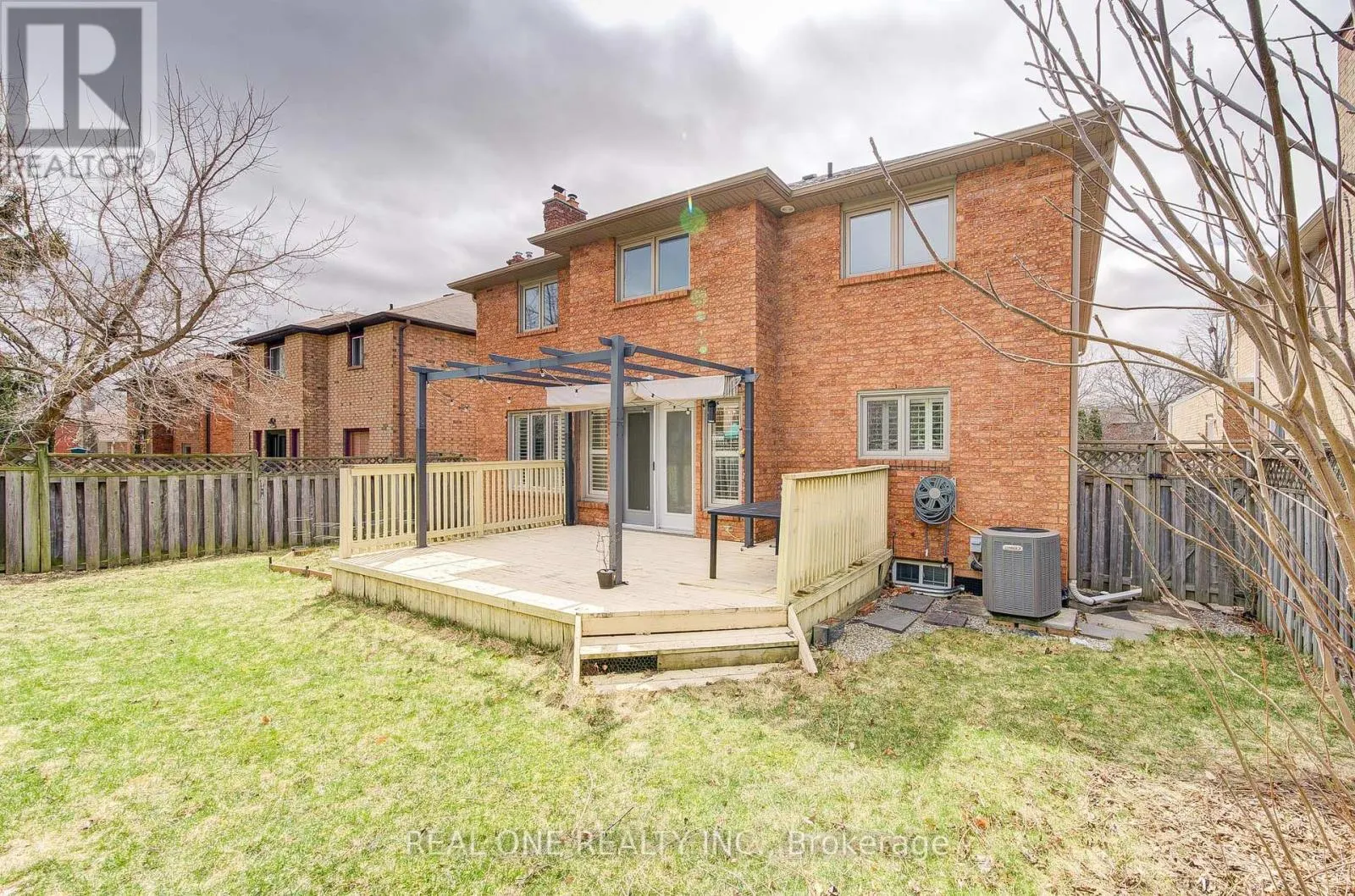 27 BINSCARTH CRESCENT