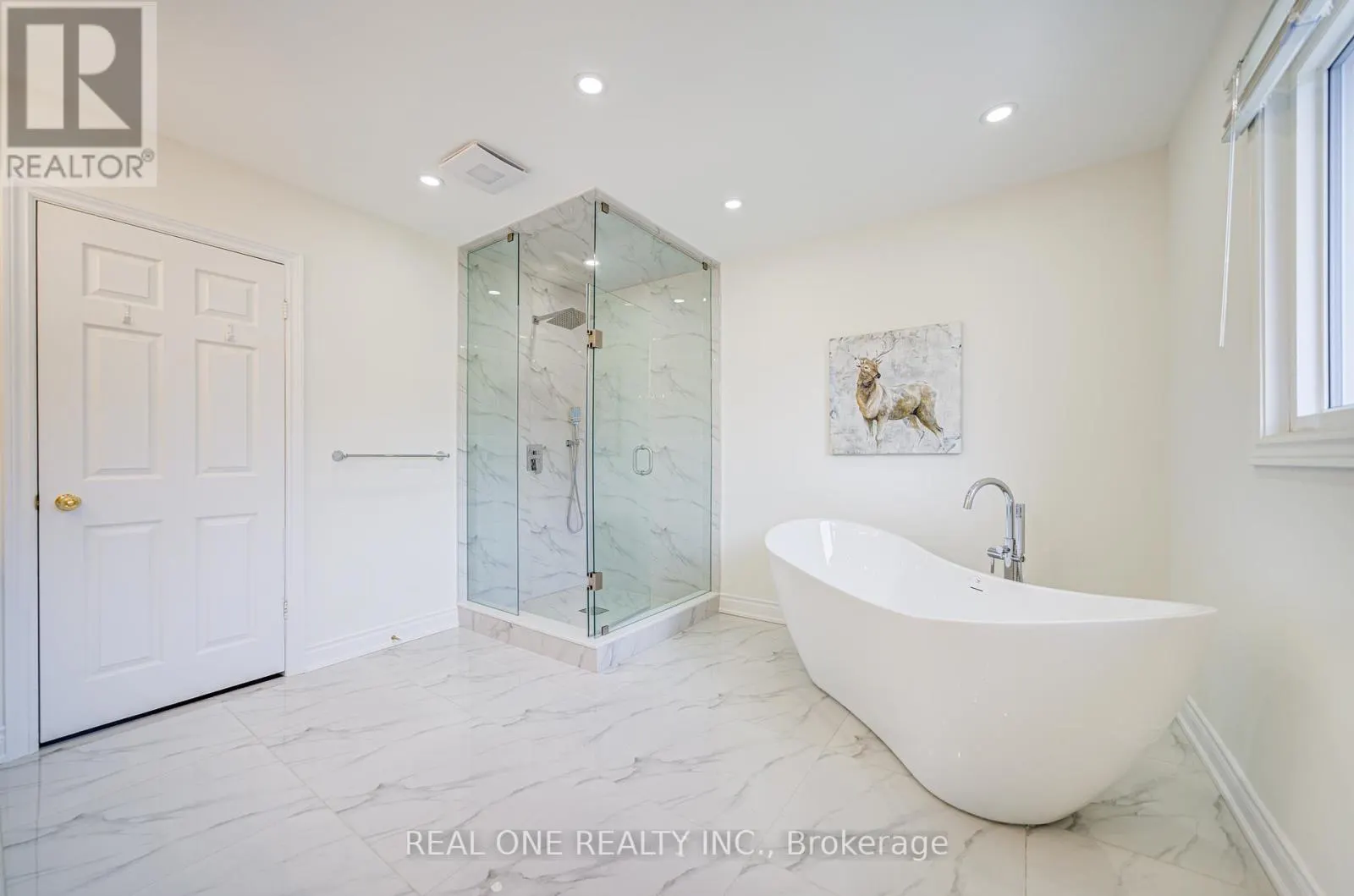 27 BINSCARTH CRESCENT