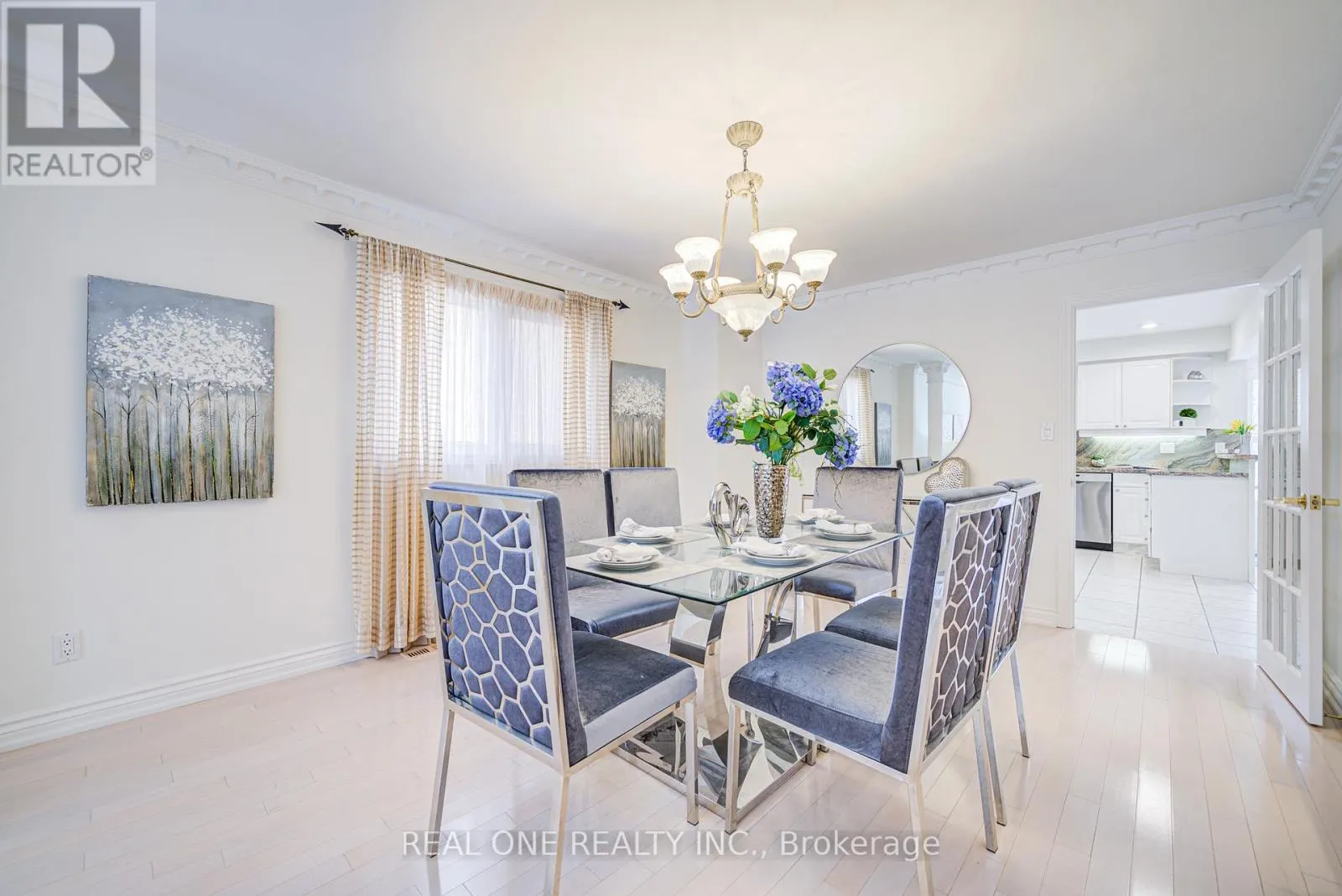 27 BINSCARTH CRESCENT