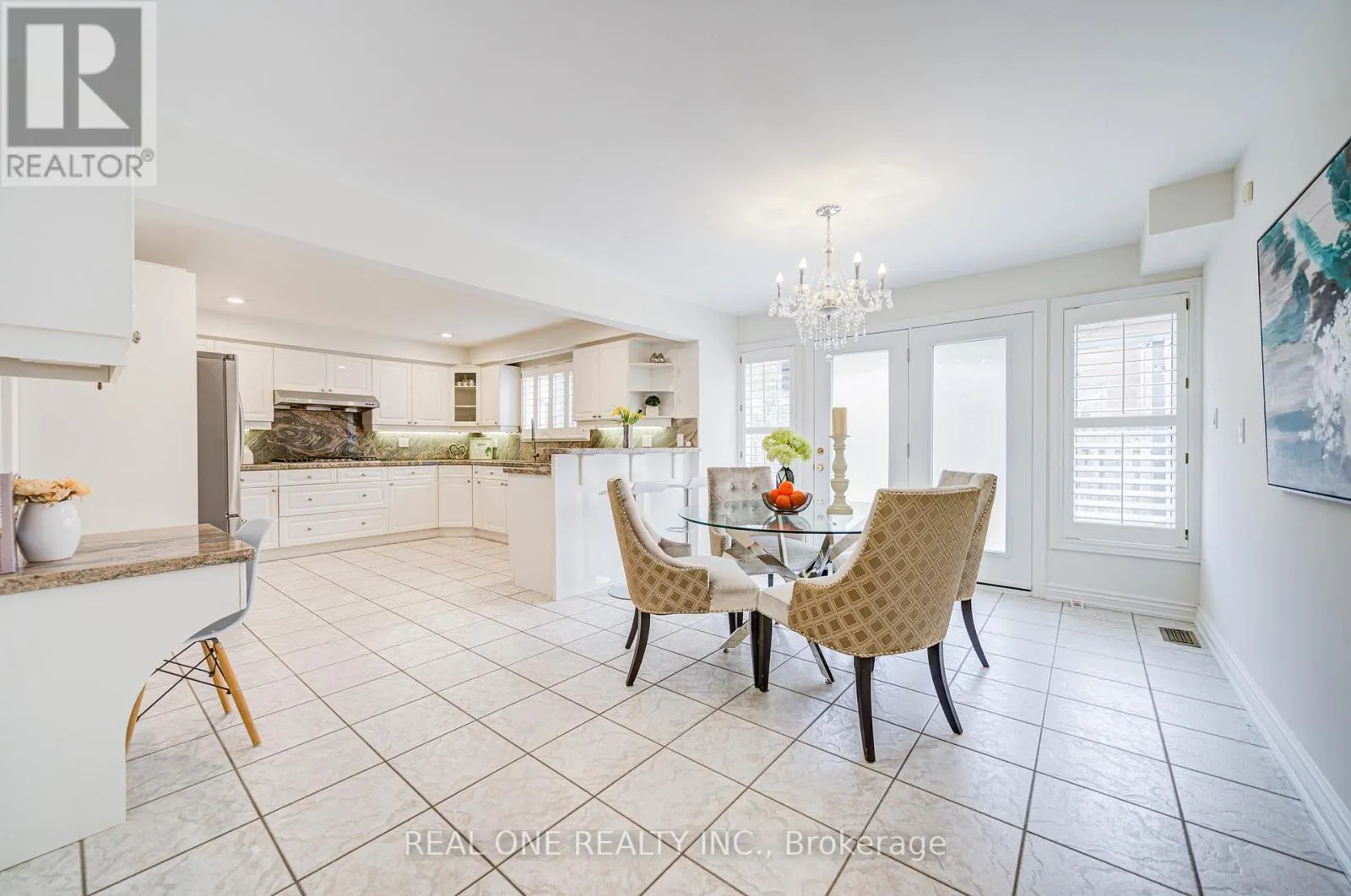 27 BINSCARTH CRESCENT