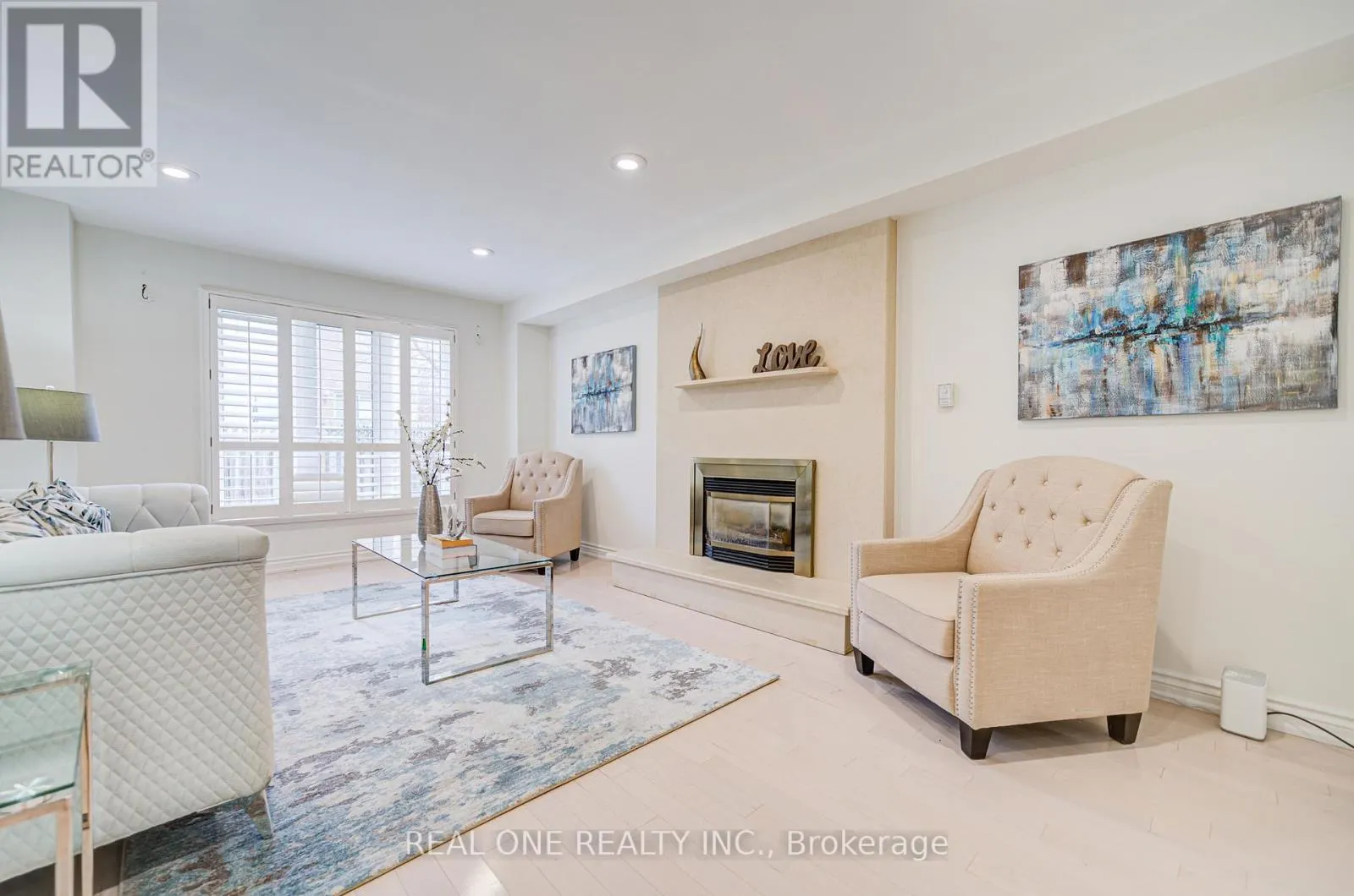 27 BINSCARTH CRESCENT