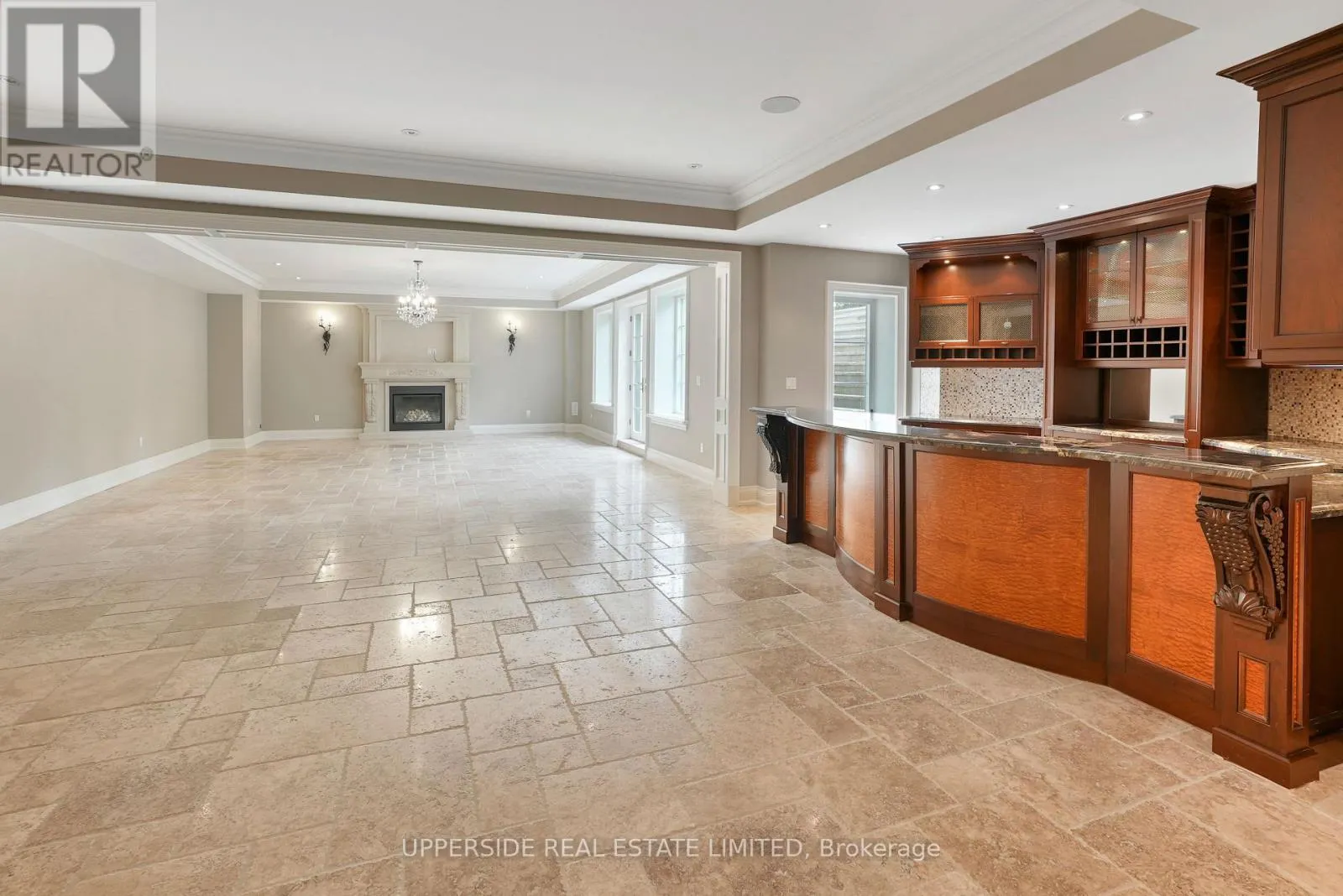 29 RIVERSIDE BOULEVARD W