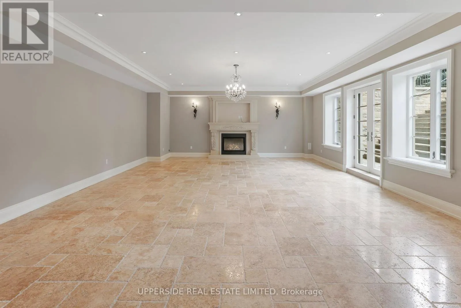 29 RIVERSIDE BOULEVARD W