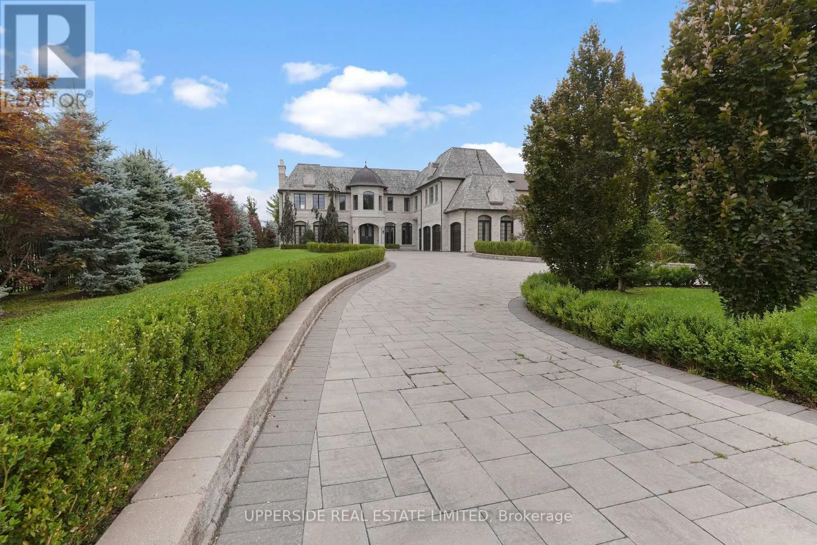 29 RIVERSIDE BOULEVARD W