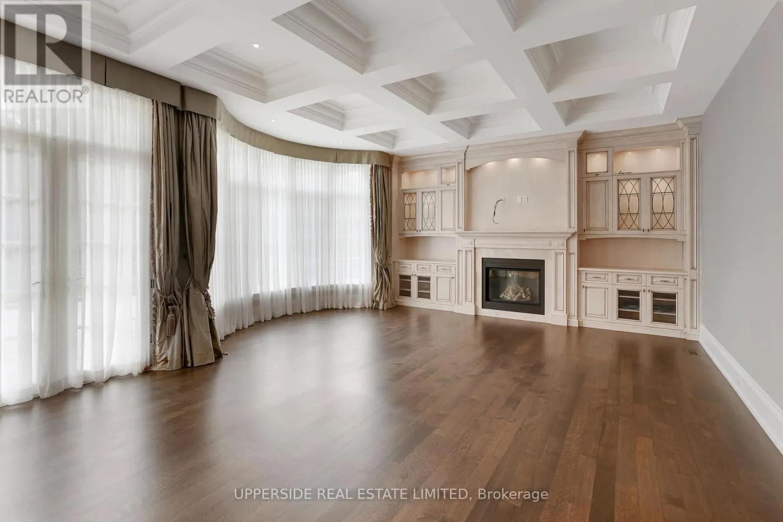 29 RIVERSIDE BOULEVARD W
