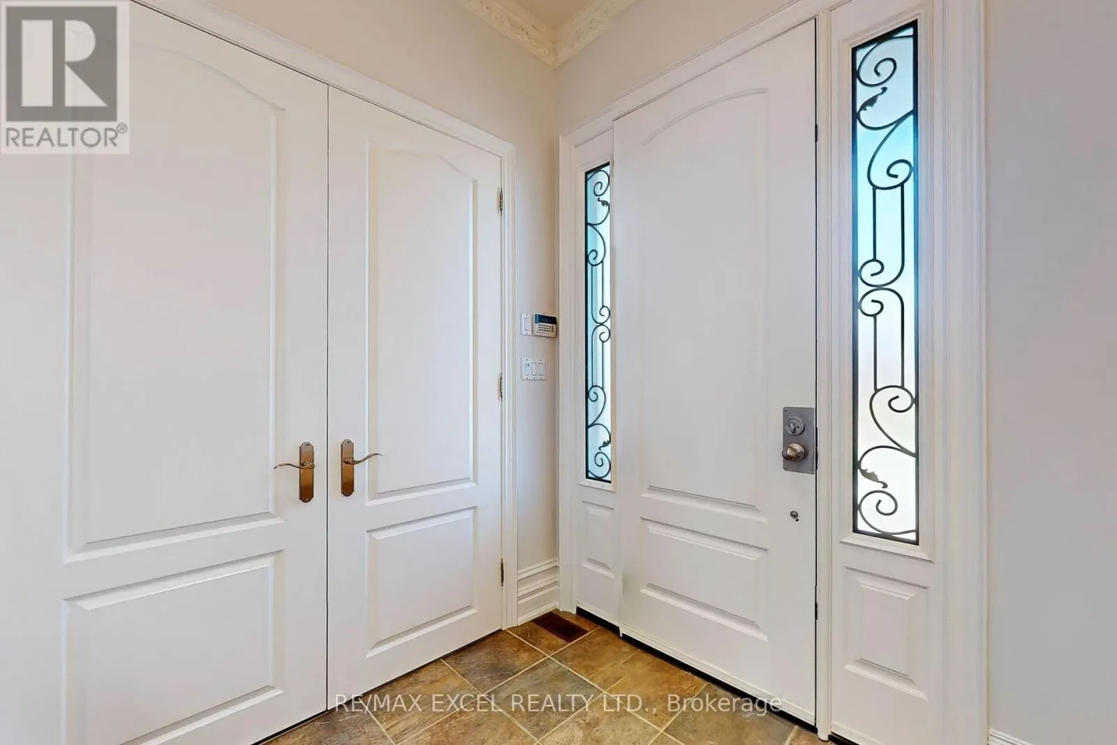25 OAK AVENUE