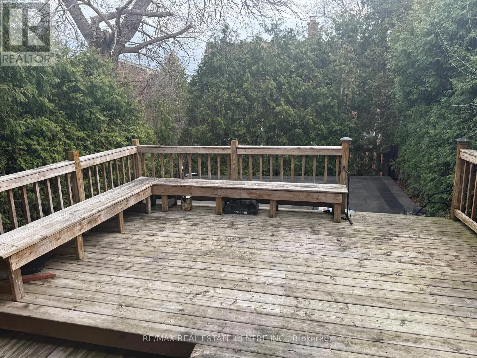 UPPER - 25 ROYAL COLWOOD COURT