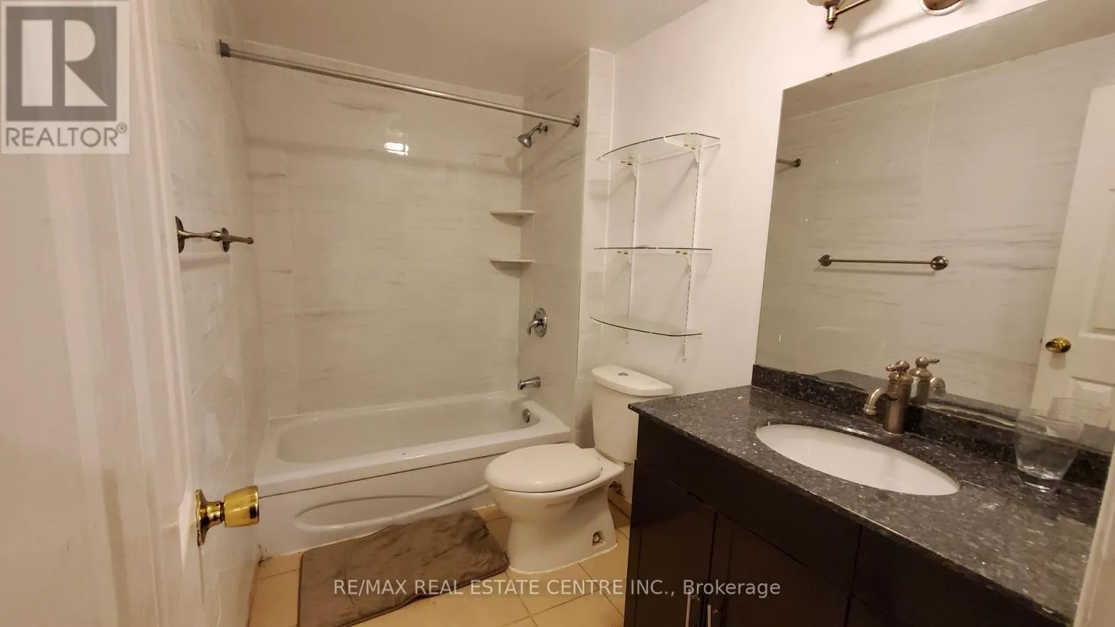 UPPER - 25 ROYAL COLWOOD COURT