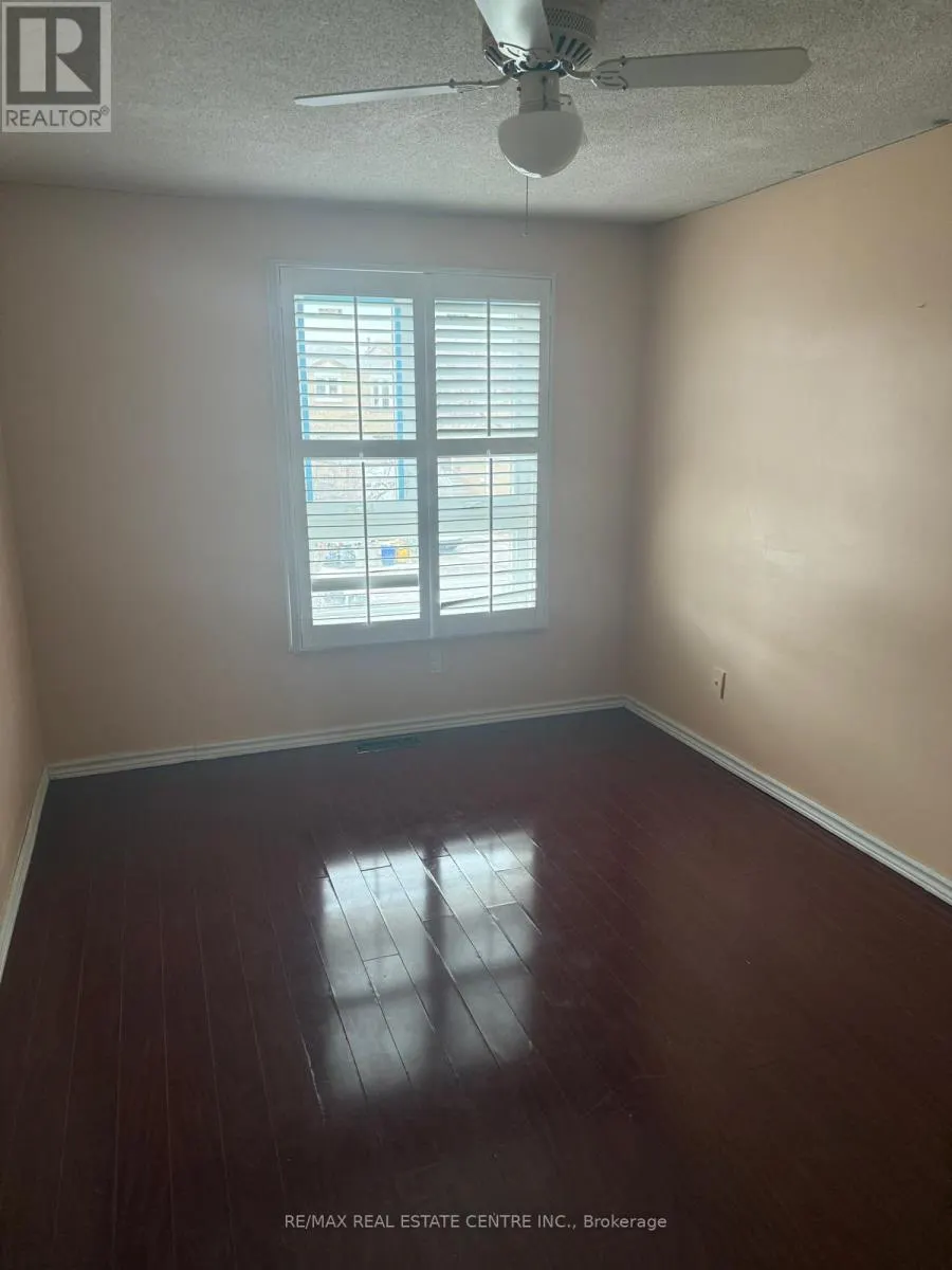 UPPER - 25 ROYAL COLWOOD COURT