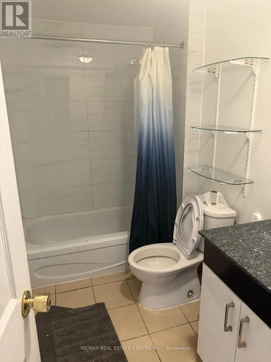 UPPER - 25 ROYAL COLWOOD COURT