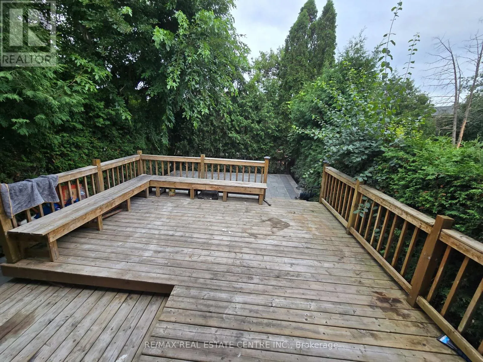 UPPER - 25 ROYAL COLWOOD COURT