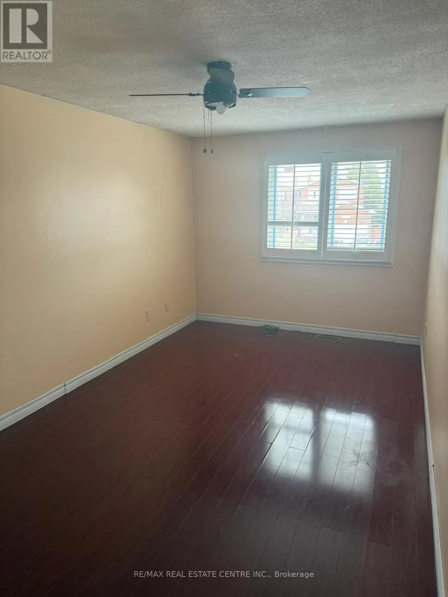 UPPER - 25 ROYAL COLWOOD COURT