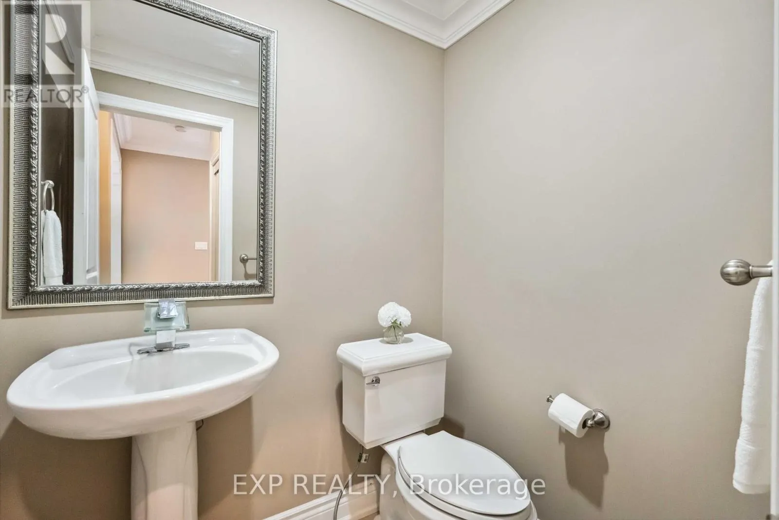 32 ALBERT ROFFEY CRESCENT