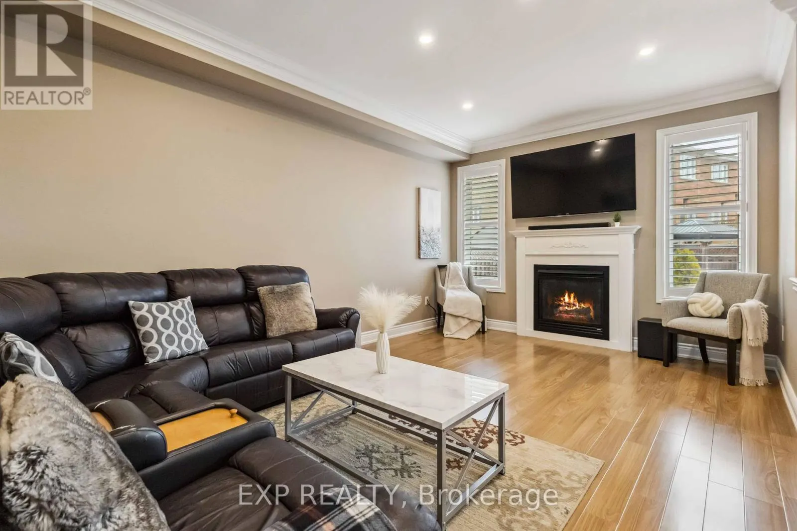 32 ALBERT ROFFEY CRESCENT