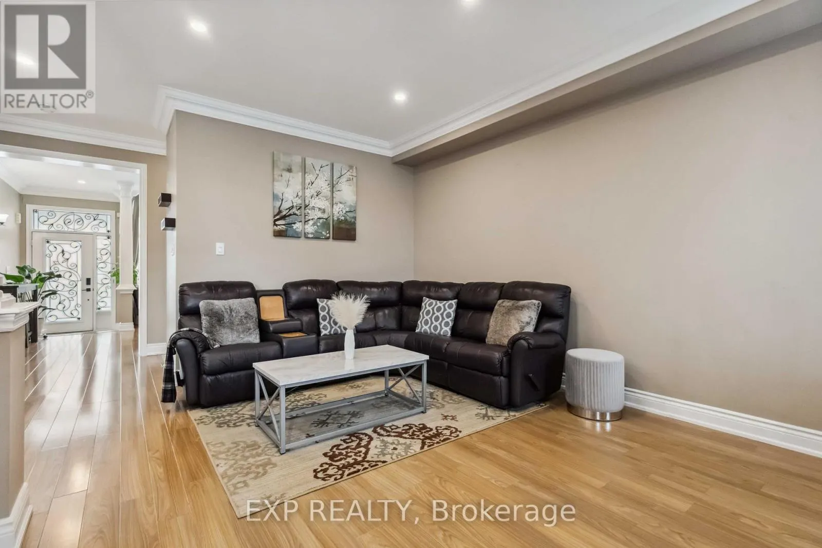 32 ALBERT ROFFEY CRESCENT