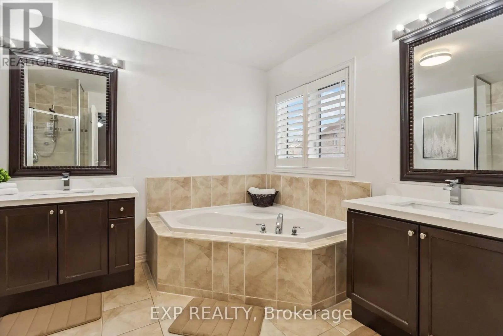 32 ALBERT ROFFEY CRESCENT