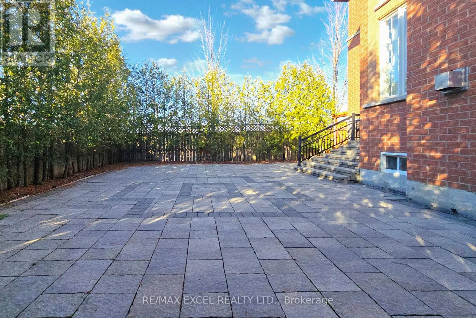 60 GORDON WEEDEN ROAD