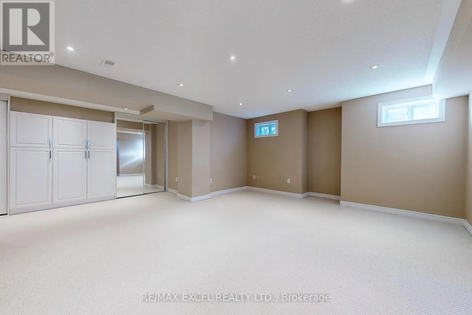 60 GORDON WEEDEN ROAD