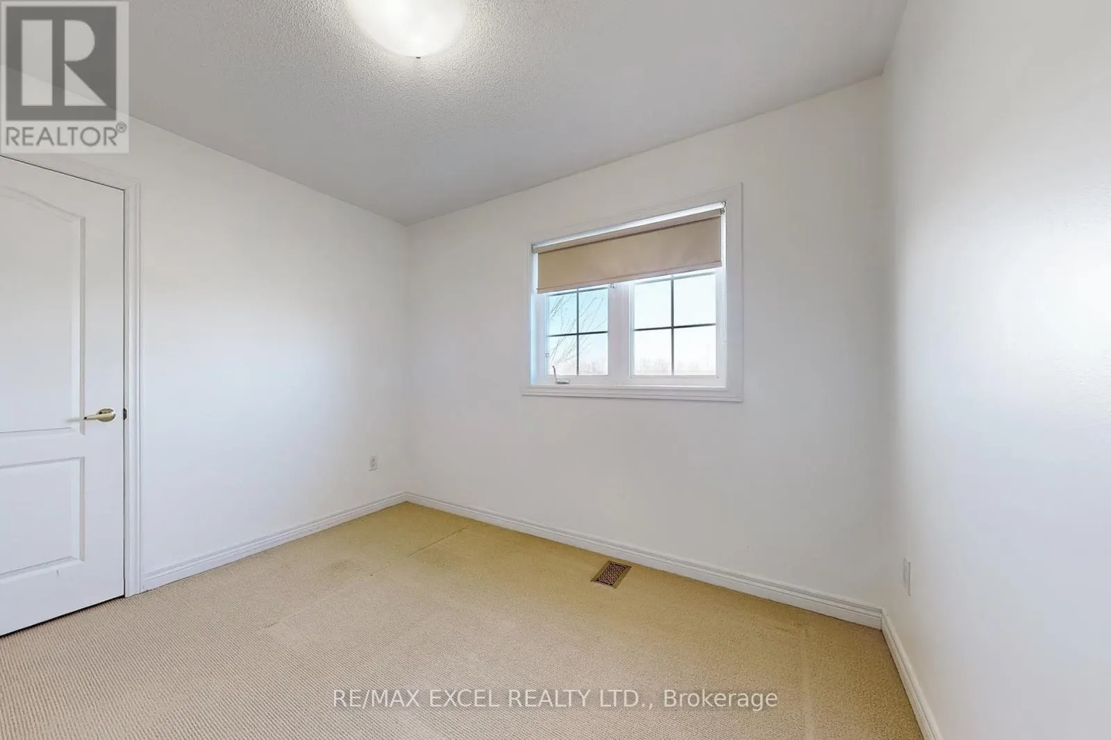 60 GORDON WEEDEN ROAD