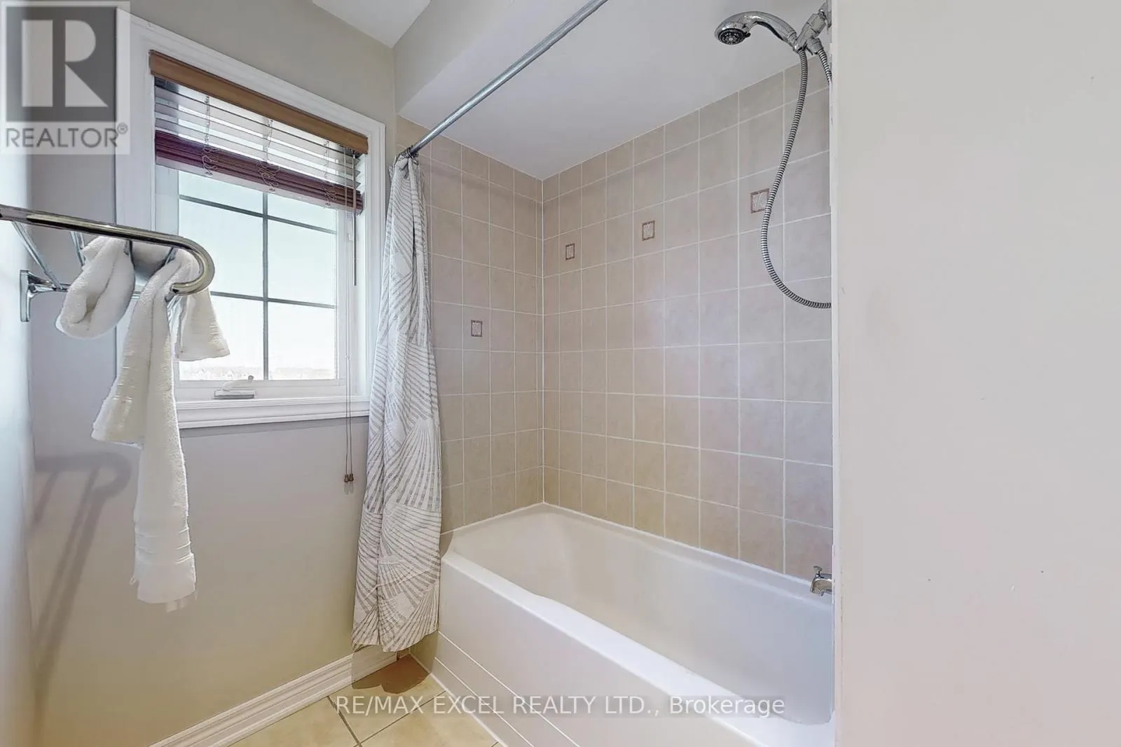 60 GORDON WEEDEN ROAD