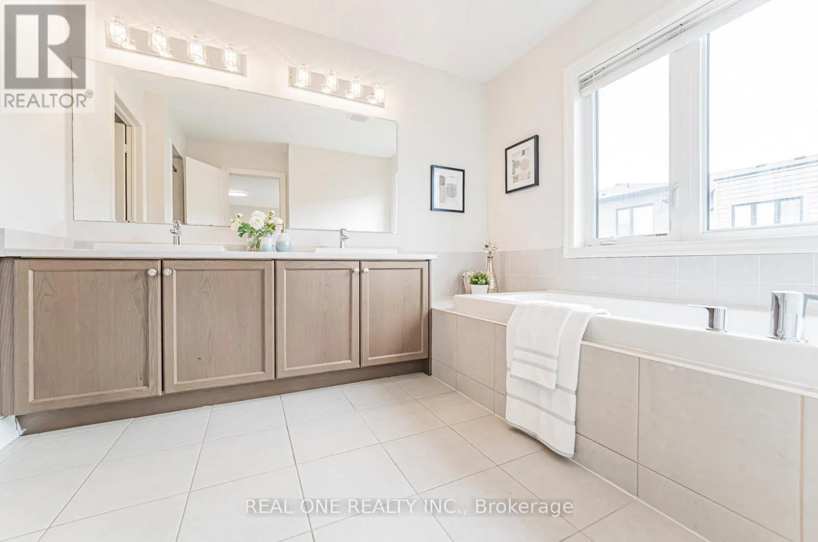 71 TANGO CRESCENT