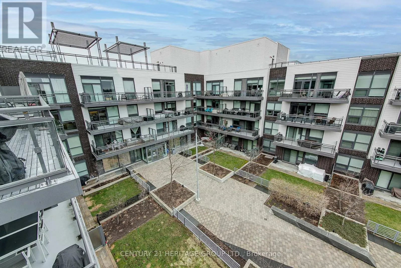D406 - 333 SEA RAY AVENUE