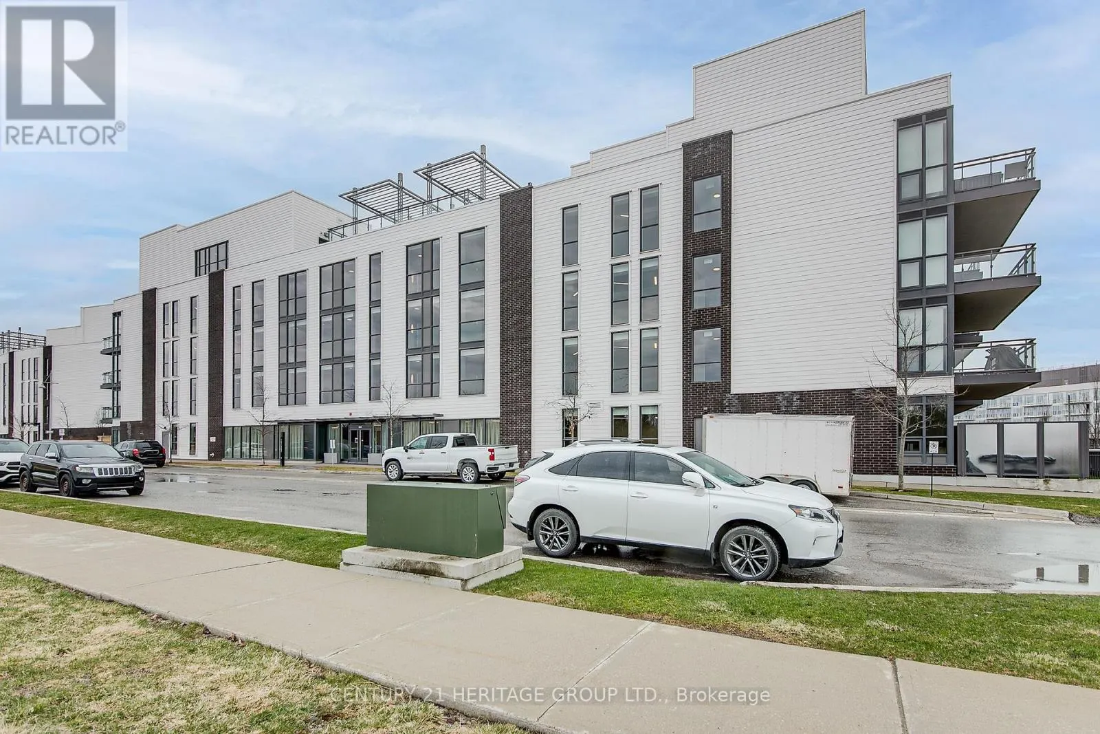 D406 - 333 SEA RAY AVENUE