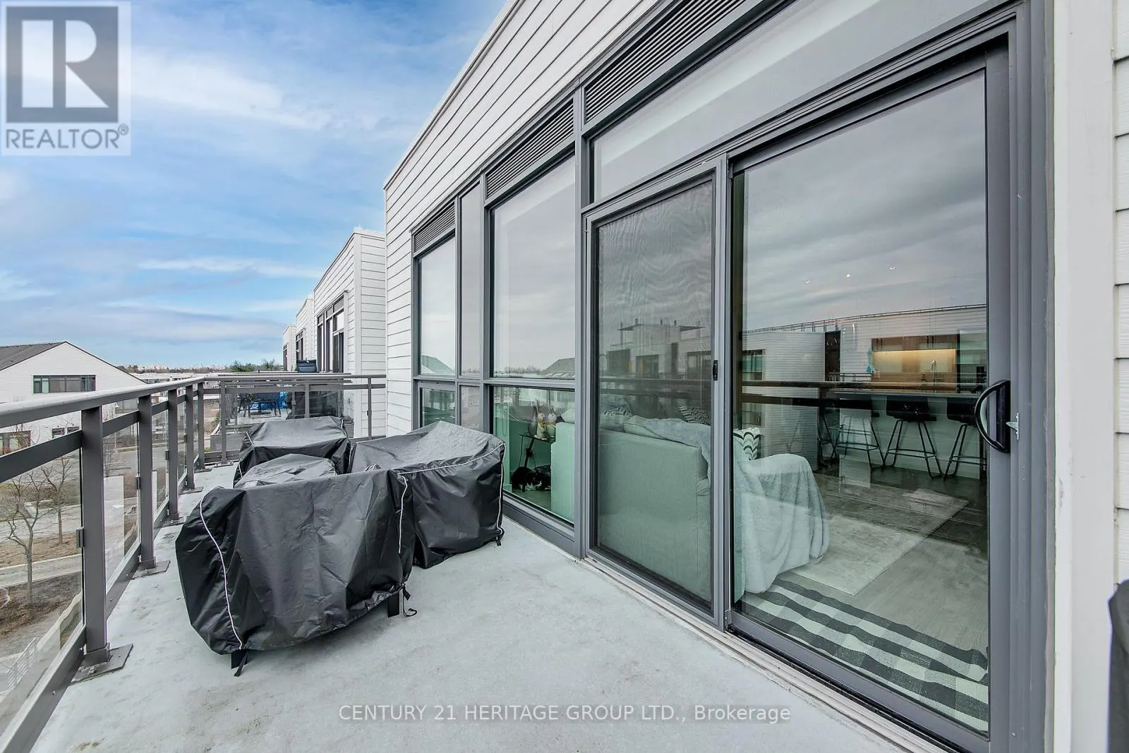 D406 - 333 SEA RAY AVENUE