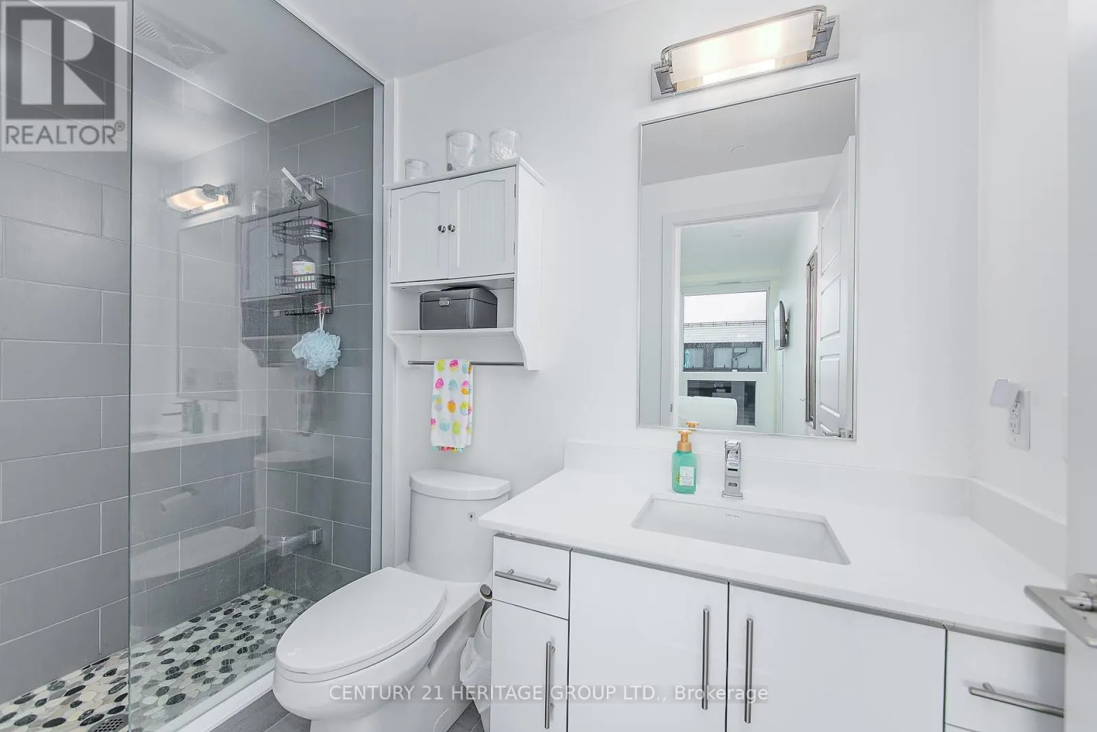 D406 - 333 SEA RAY AVENUE