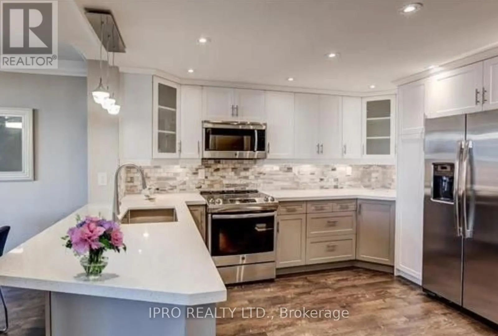 414 - 7420 BATHURST STREET