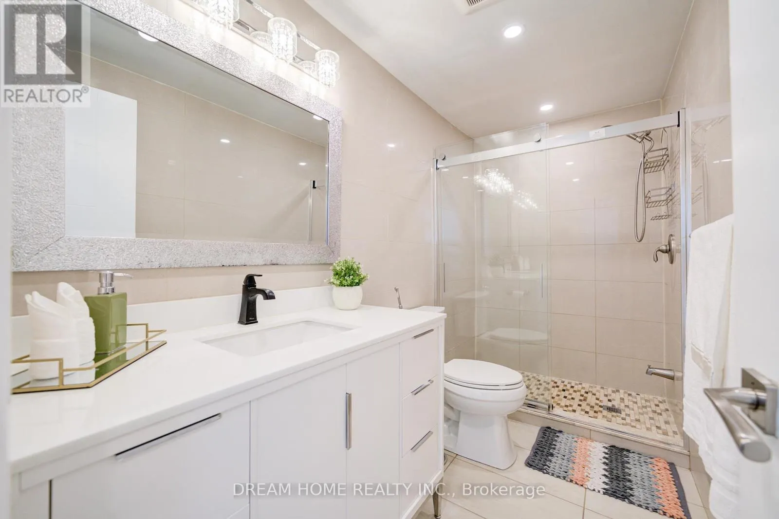 UPPER UNIT - 223 WELDRICK ROAD W