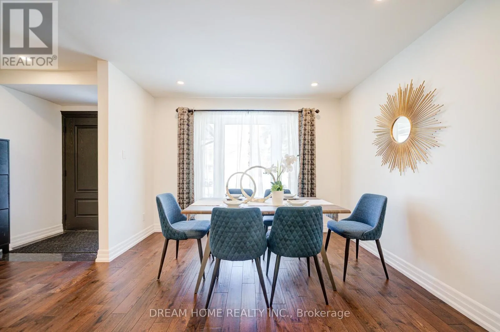 UPPER UNIT - 223 WELDRICK ROAD W