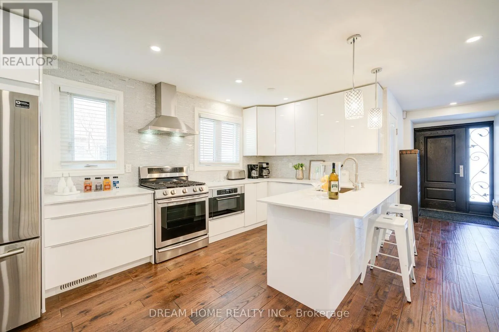 UPPER UNIT - 223 WELDRICK ROAD W
