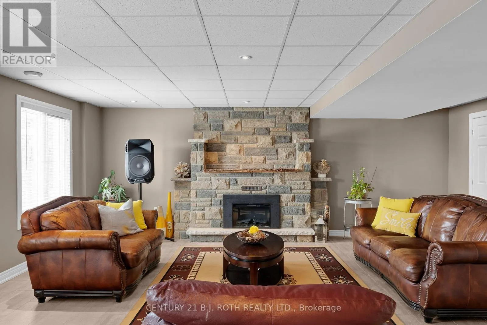 10 BROLLEY CRESCENT