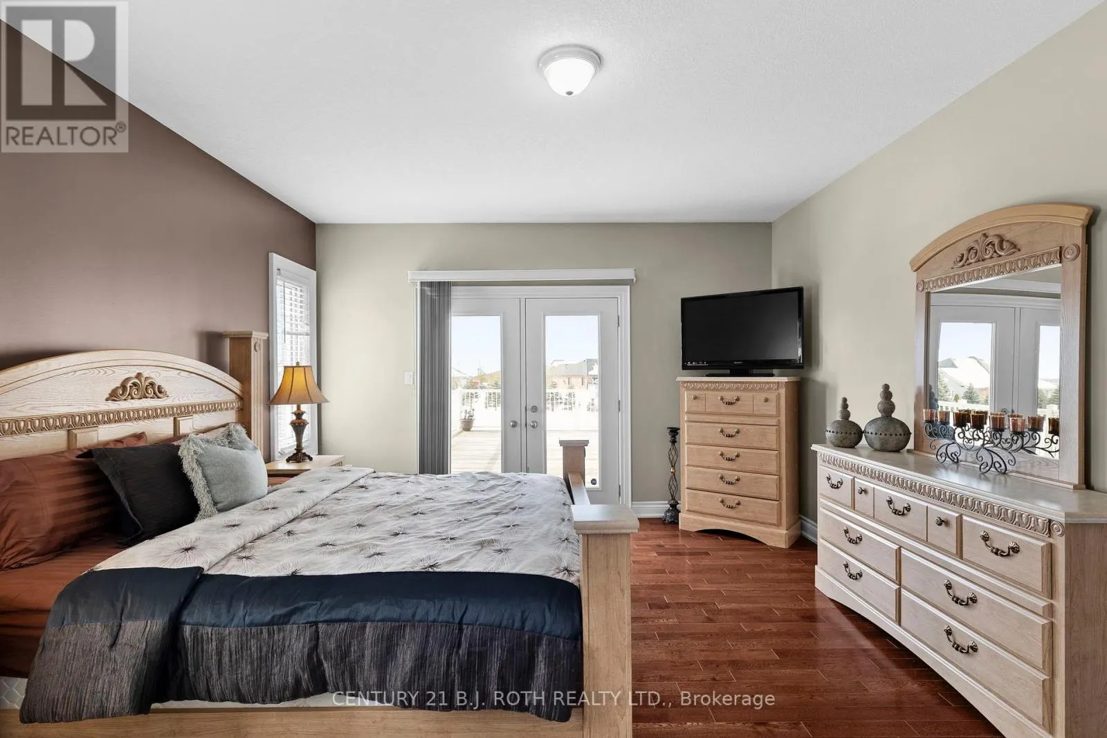 10 BROLLEY CRESCENT