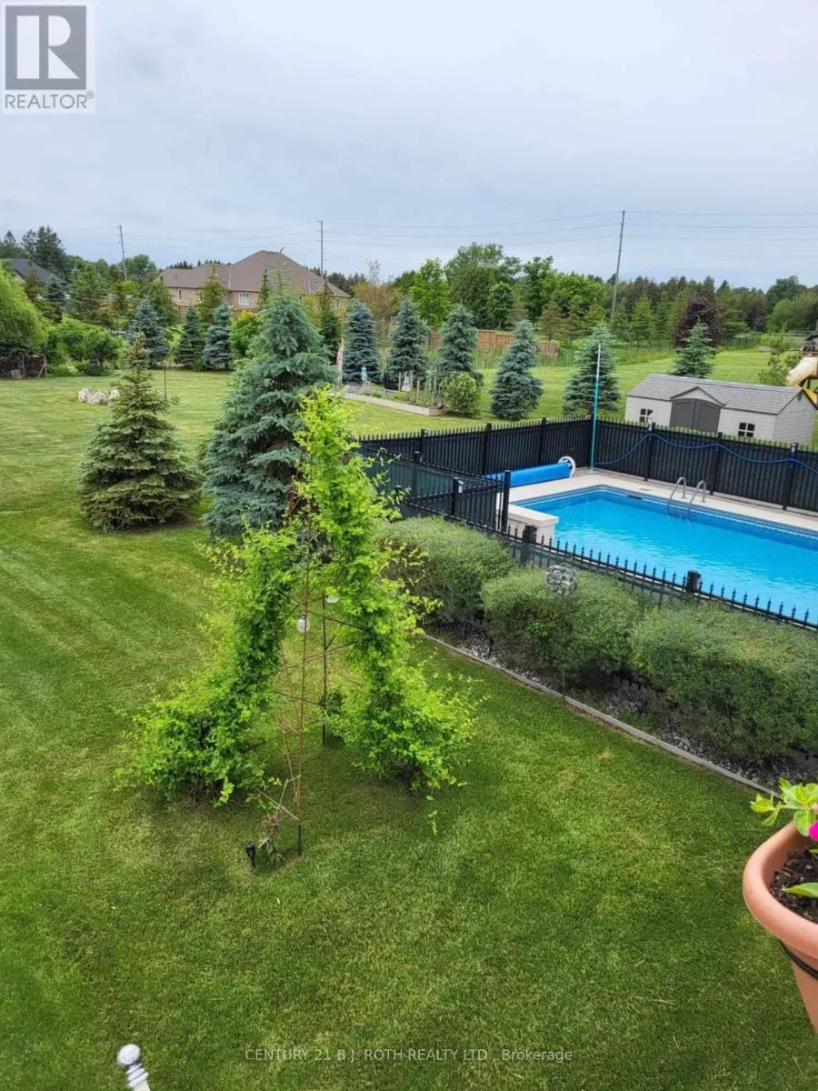 10 BROLLEY CRESCENT