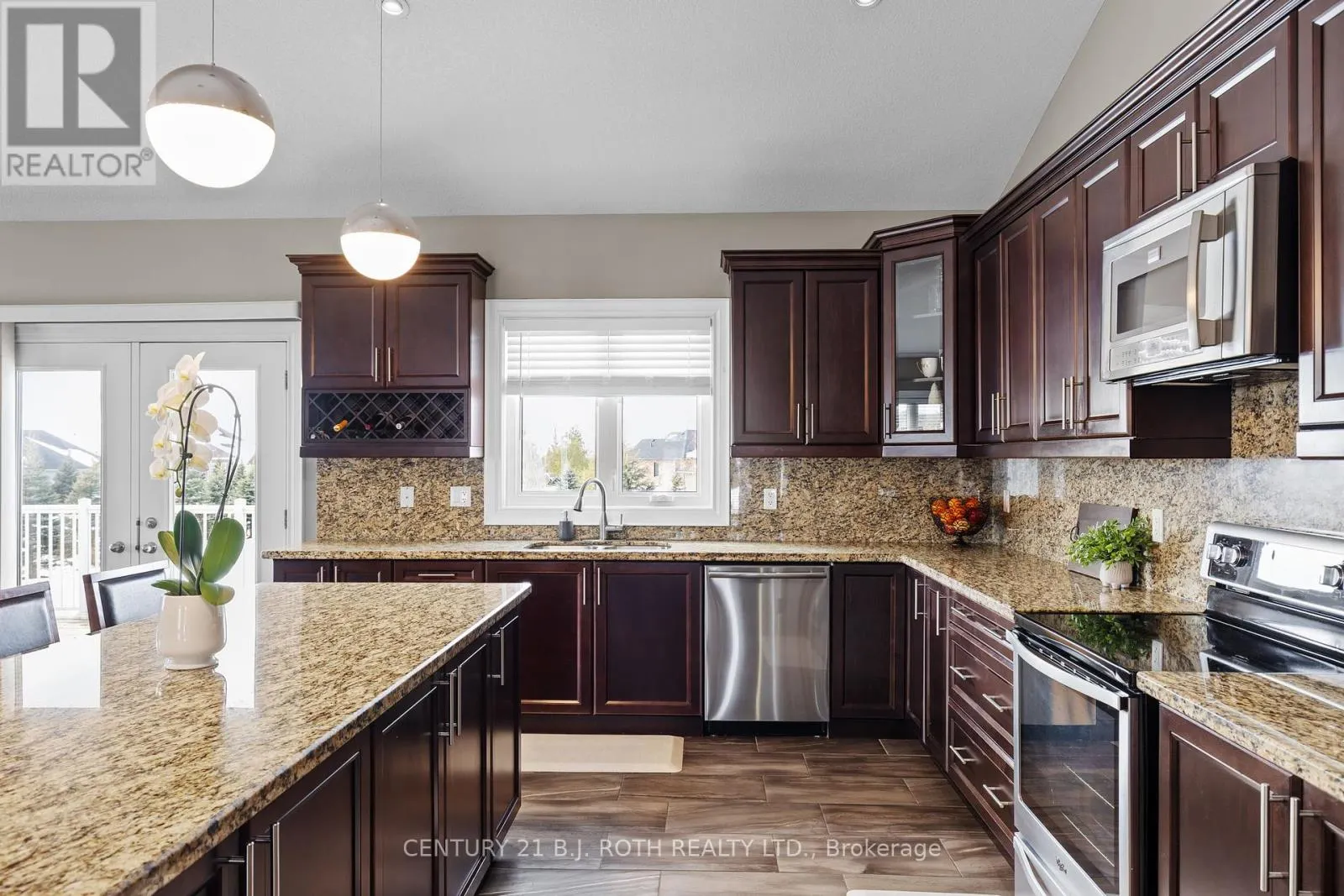 10 BROLLEY CRESCENT