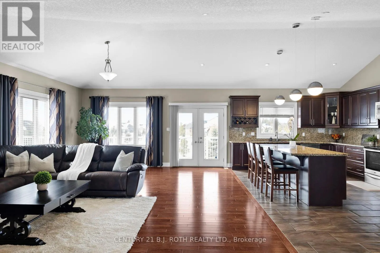 10 BROLLEY CRESCENT