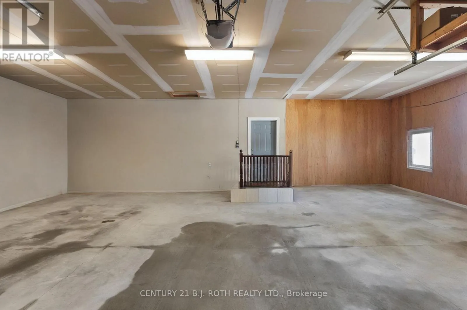 10 BROLLEY CRESCENT