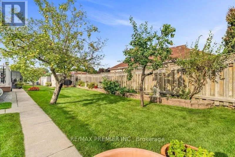 3 AVRO ROAD