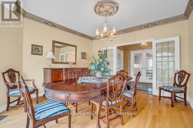 3 AVRO ROAD