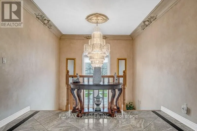 3 AVRO ROAD