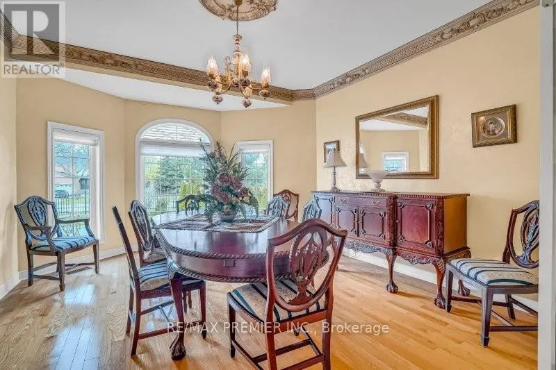 3 AVRO ROAD