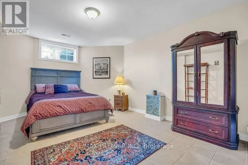 3 AVRO ROAD