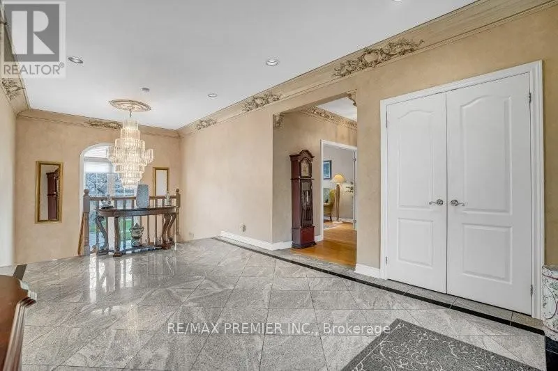 3 AVRO ROAD