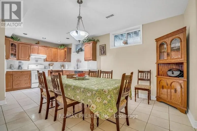 3 AVRO ROAD